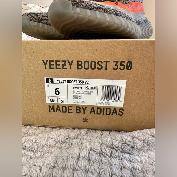YEEZY BOOST 350 V2 "Beluga" - Picture 2 of 7